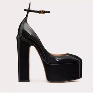 Valentino Garavani | Tan Go Platform Pumps